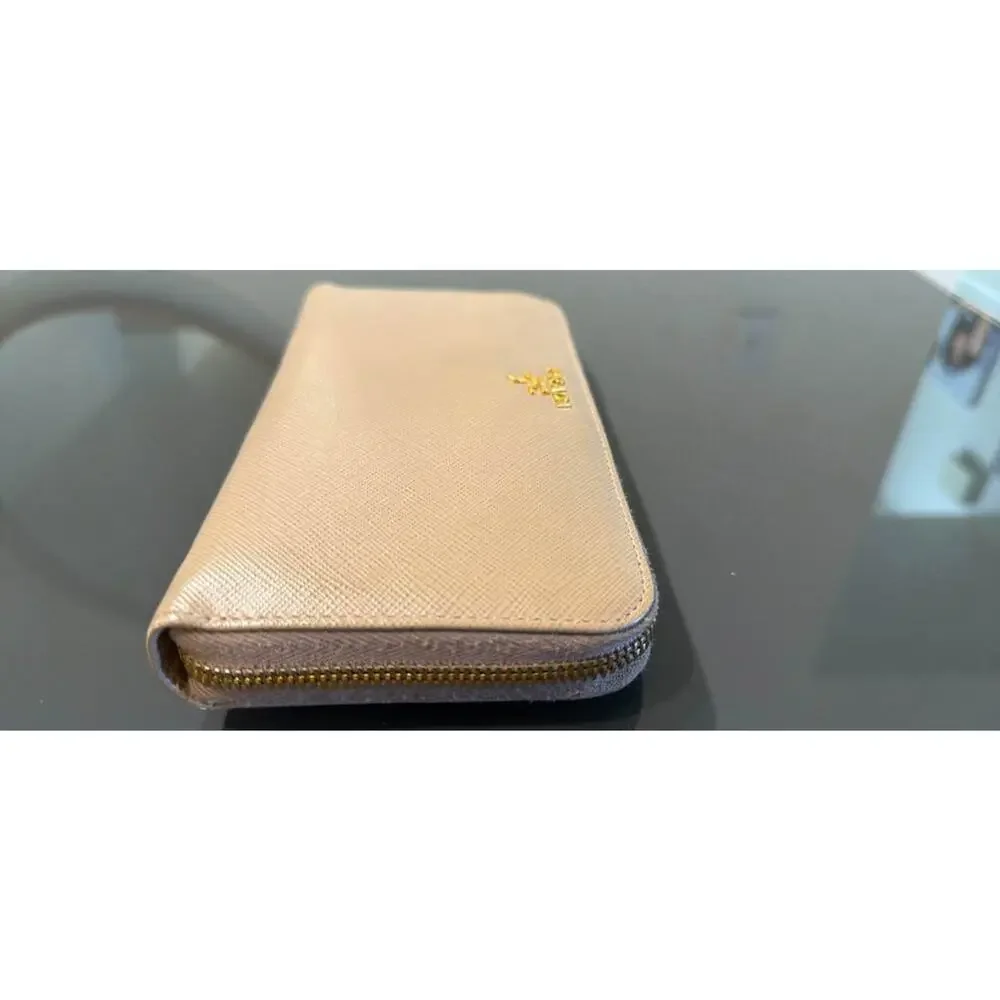 Prada saffiano leather wallet